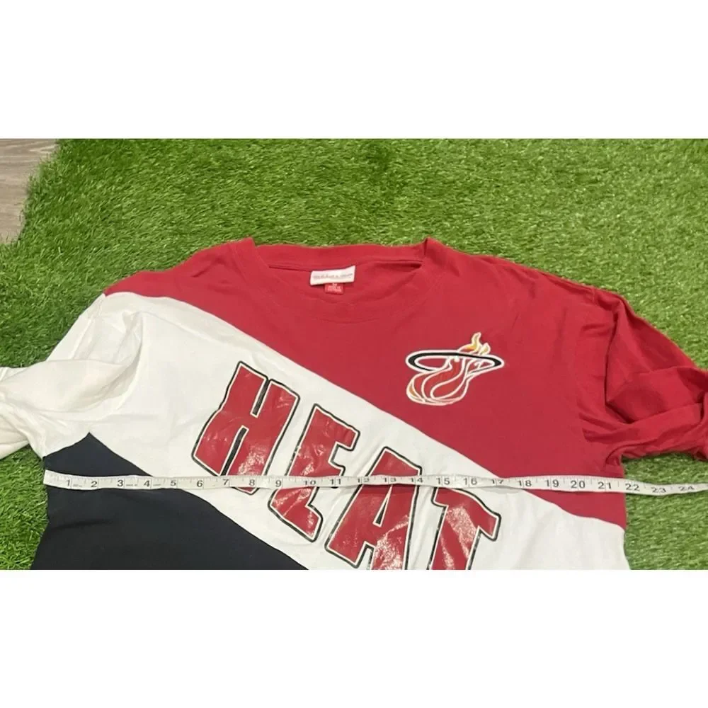 Mitchell & Ness Miami Heat Men's NBA  Logo Tee Size Large